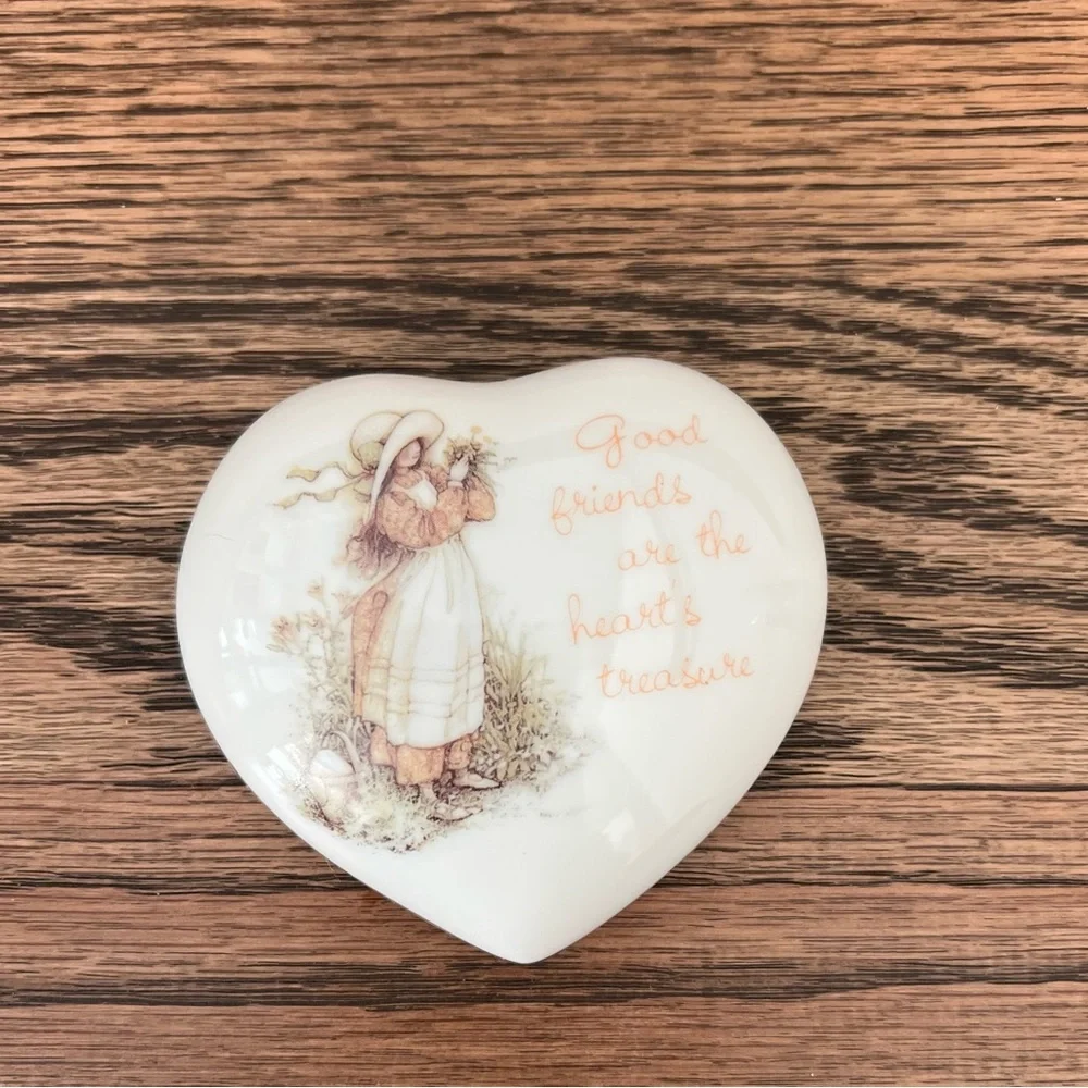Vintage Holly Hobbie Heart-Shaped Ceramic Trinket Box Friendship Gift Jewelry